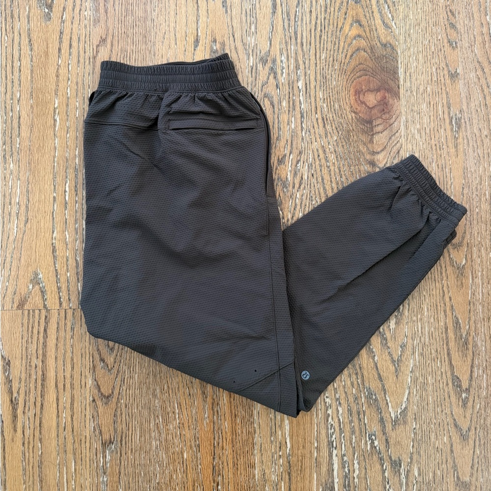 Men’s Lululemon surge joggers